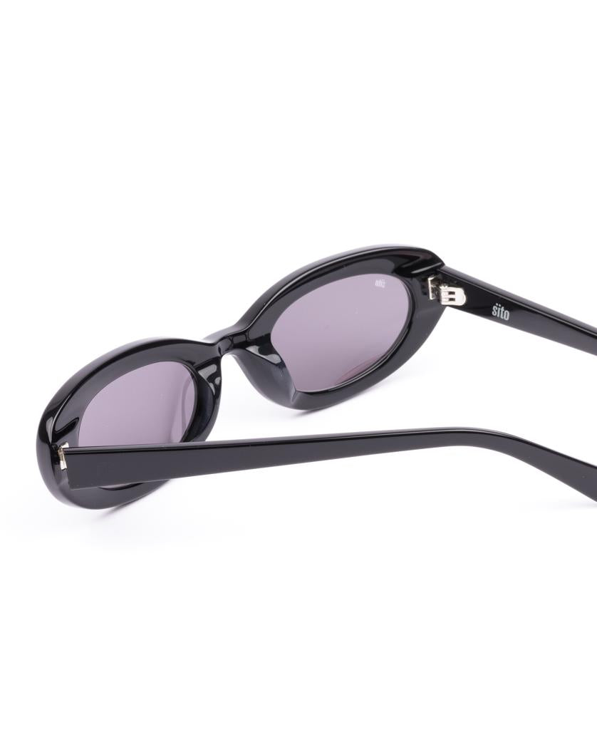 Lourdes | Black / Smokey Grey