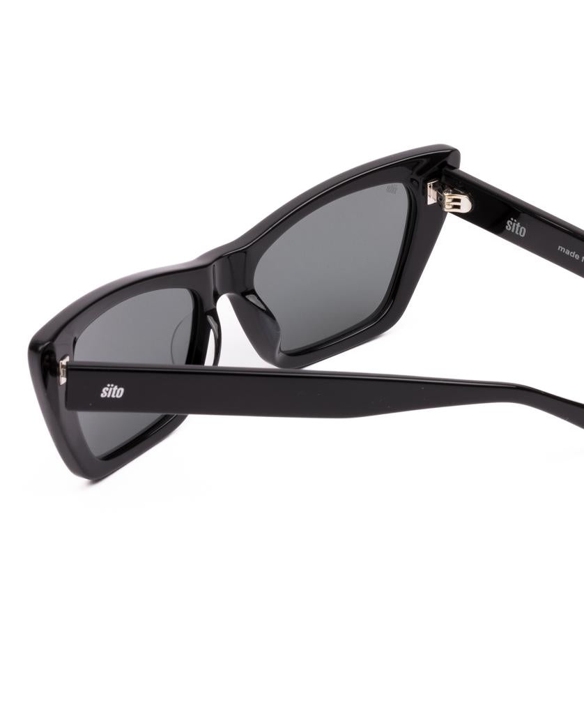 Wonderland | Black / Iron Grey Polar-Golden Breed