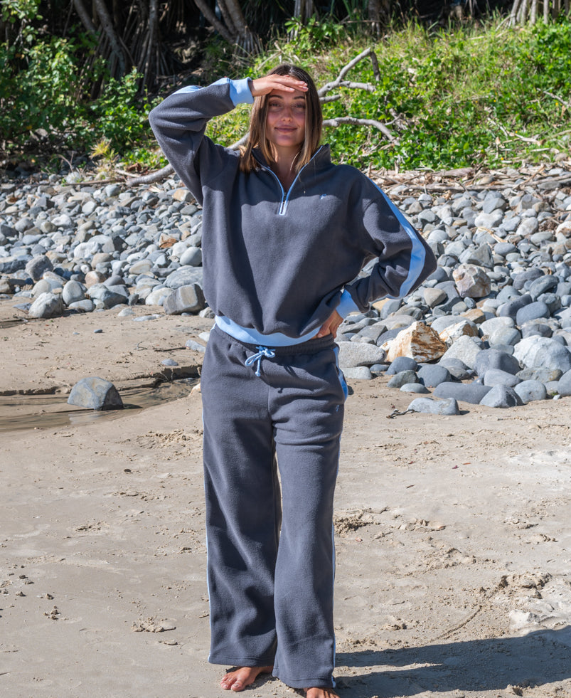 Golden Breed Peggy 1/2 Zip Retro Sweat | Charcoal/Finch - Uncategorized