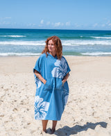 Golden Breed Surf Poncho Hibiscus | Surf Blue - Ponchos