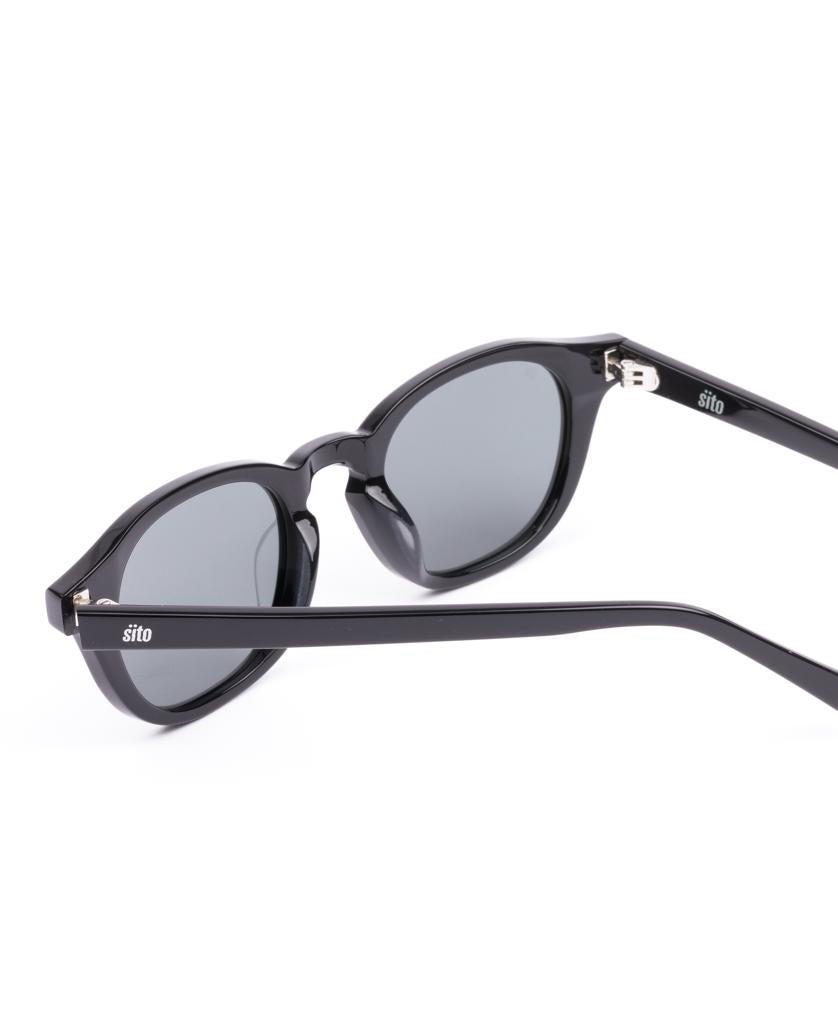 Elio | Black / Iron Grey Polar-Golden Breed