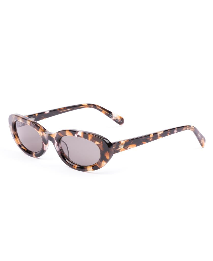 Lourdes | Pebble Tort / Grey-Golden Breed