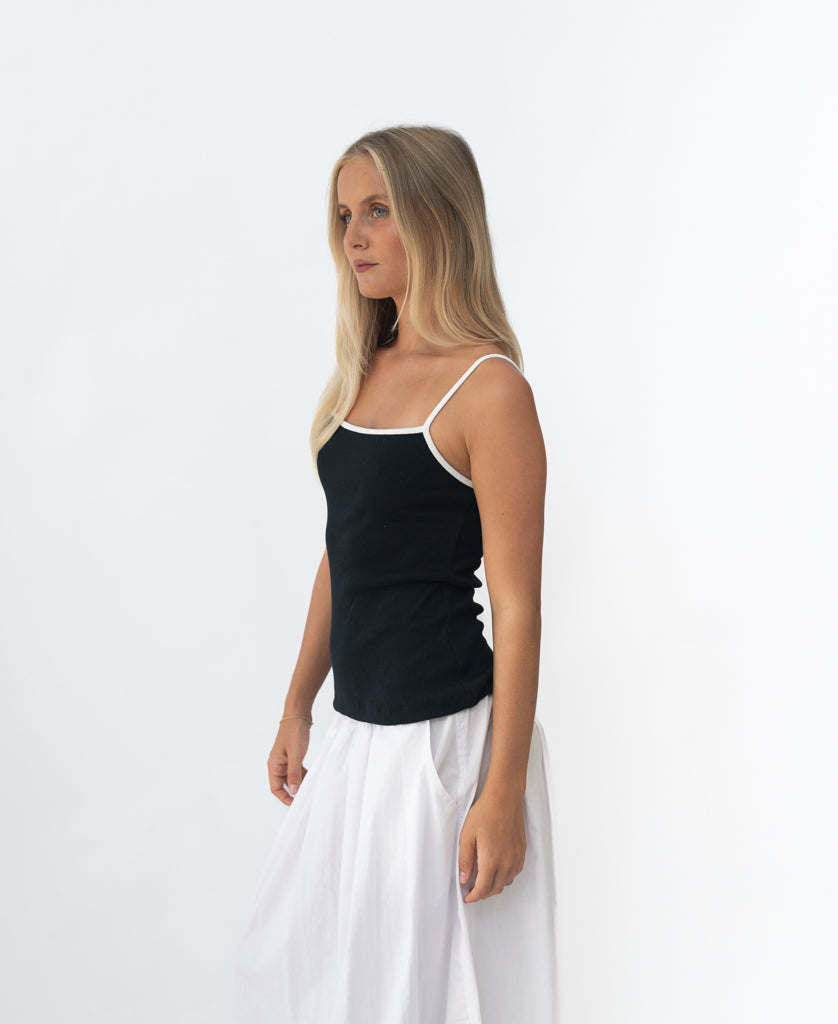 Lazy Beach Flora Singlet | Black - Clothing Tops
